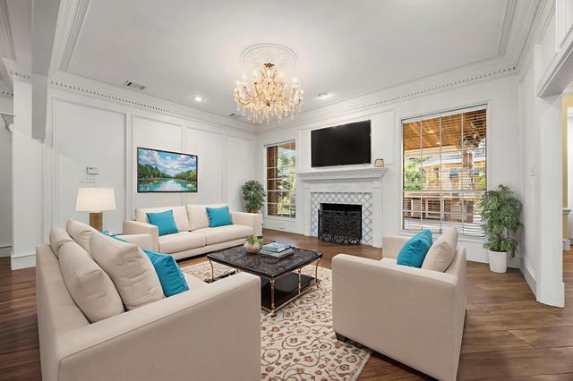 2031 Pecan Trail Drive, Richmond, TX 77406