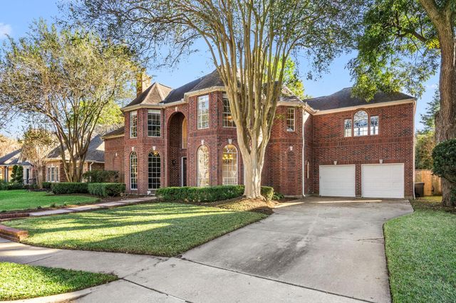 2031 Pecan Trail Drive, Richmond, TX 77406