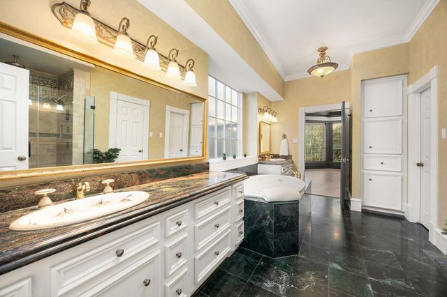 2031 Pecan Trail Drive, Richmond, TX 77406