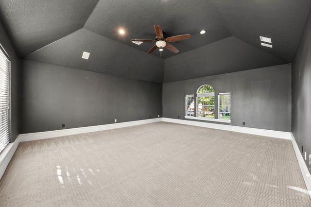 2031 Pecan Trail Drive, Richmond, TX 77406