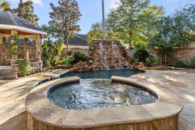 2031 Pecan Trail Drive, Richmond, TX 77406