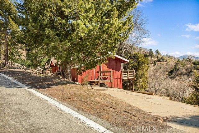30509 Live Oak, Running Springs, CA 92382