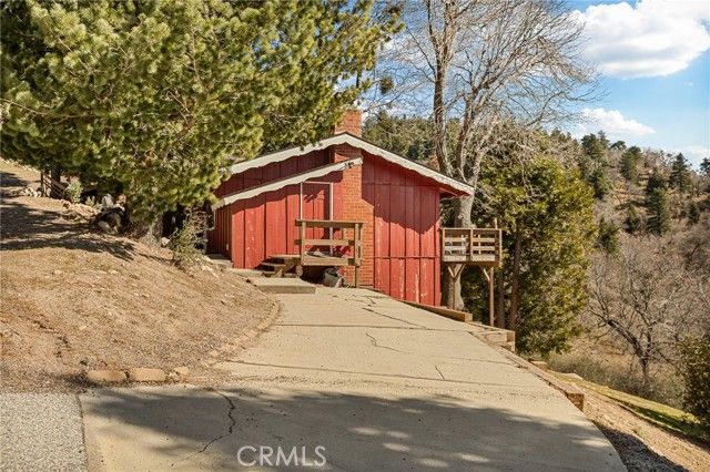 30509 Live Oak, Running Springs, CA 92382