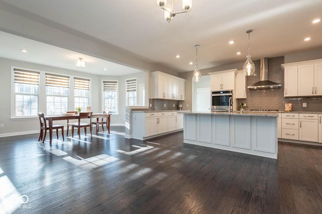 5149 Oak Ridge Trail, Columbus, IN 47201