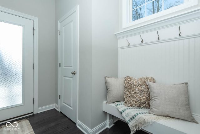 5149 Oak Ridge Trail, Columbus, IN 47201