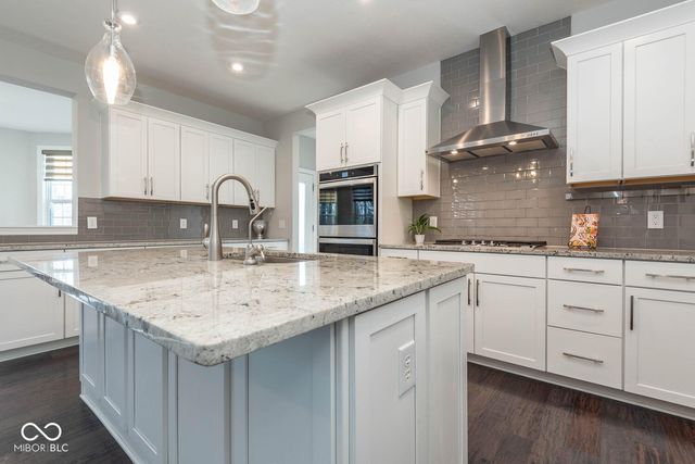 5149 Oak Ridge Trail, Columbus, IN 47201