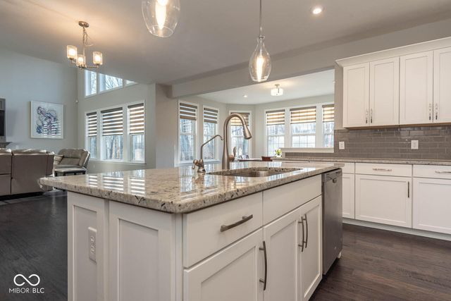 5149 Oak Ridge Trail, Columbus, IN 47201