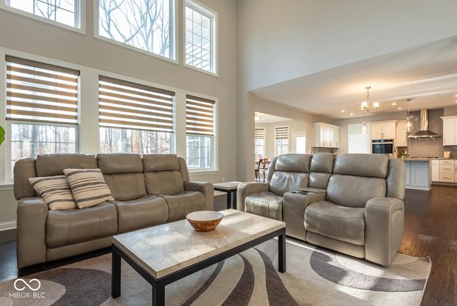 5149 Oak Ridge Trail, Columbus, IN 47201