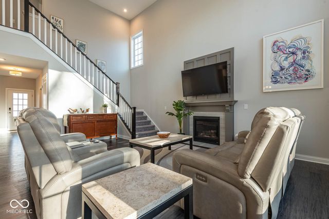 5149 Oak Ridge Trail, Columbus, IN 47201