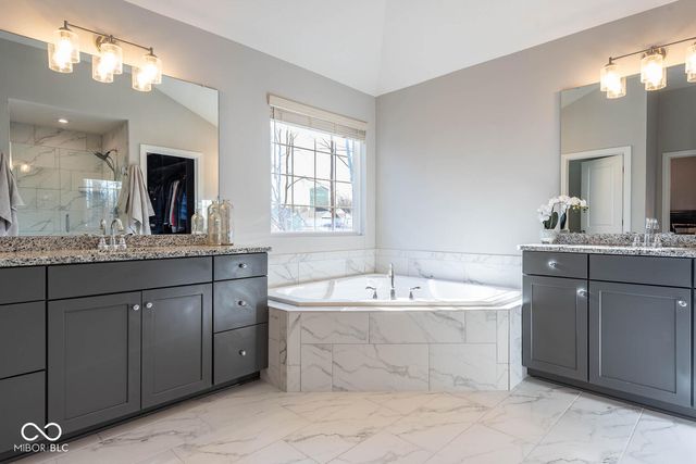 5149 Oak Ridge Trail, Columbus, IN 47201