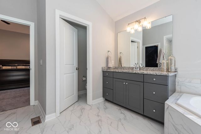 5149 Oak Ridge Trail, Columbus, IN 47201