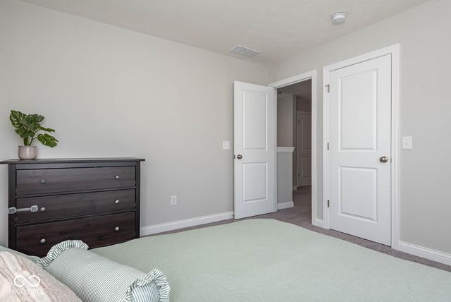 5149 Oak Ridge Trail, Columbus, IN 47201