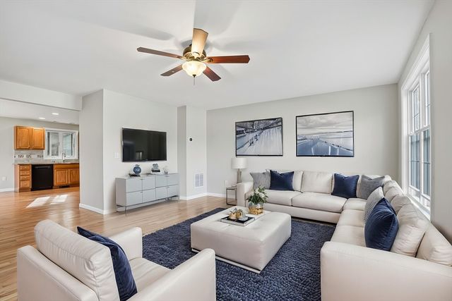69 Buttercup Ln 69, Grafton, MA 01560