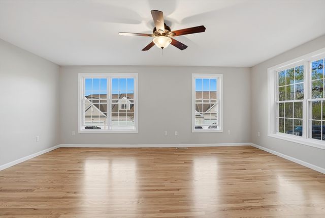 69 Buttercup Ln 69, Grafton, MA 01560