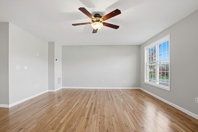 69 Buttercup Ln 69, Grafton, MA 01560
