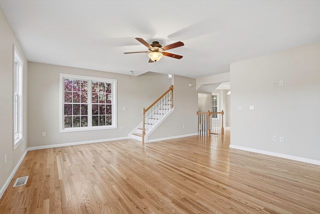 69 Buttercup Ln 69, Grafton, MA 01560