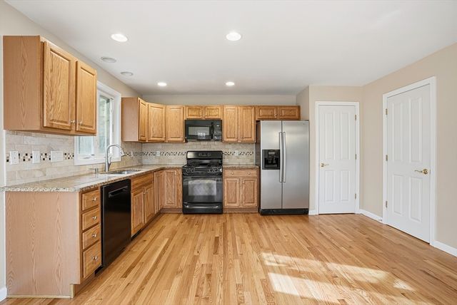 69 Buttercup Ln 69, Grafton, MA 01560