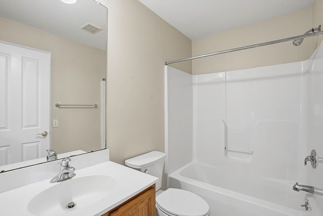 69 Buttercup Ln 69, Grafton, MA 01560