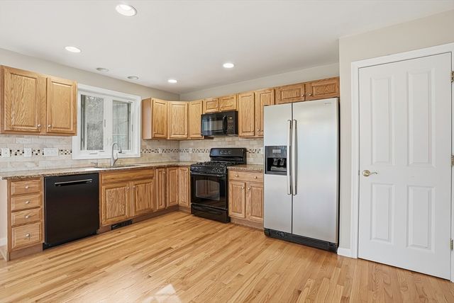 69 Buttercup Ln 69, Grafton, MA 01560