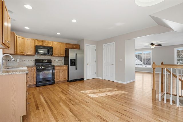 69 Buttercup Ln 69, Grafton, MA 01560