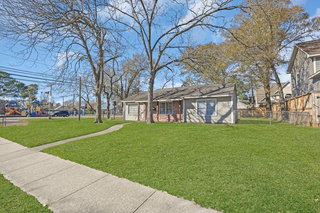 1738 Lamonte Ln Lane, Houston, TX 77018