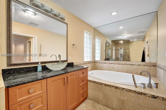 3671 N 47th Ave, Hollywood, FL 33021