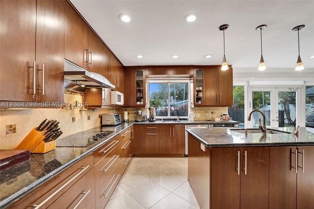 3671 N 47th Ave, Hollywood, FL 33021