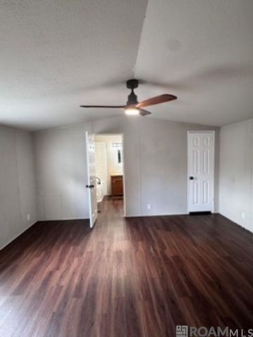 14214 Adam Arceneaux Dr, Gonzales, LA 70737