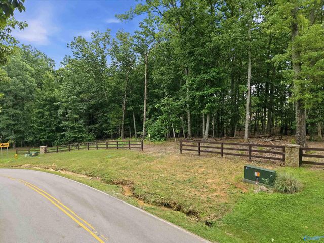 13347 S South Village Square Road, Huntsville, AL 35803