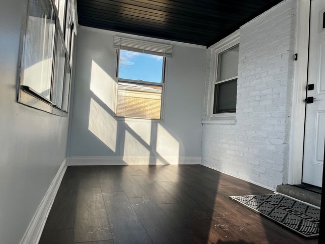 6522 N Spaulding Avenue 2, Lincolnwood, IL 60712