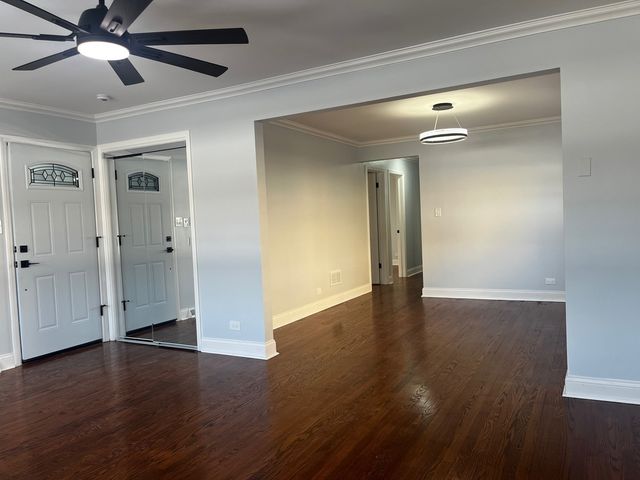 6522 N Spaulding Avenue 2, Lincolnwood, IL 60712