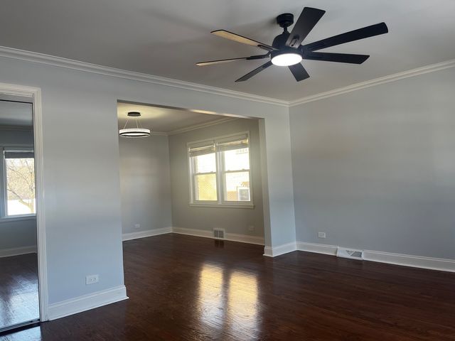 6522 N Spaulding Avenue 2, Lincolnwood, IL 60712