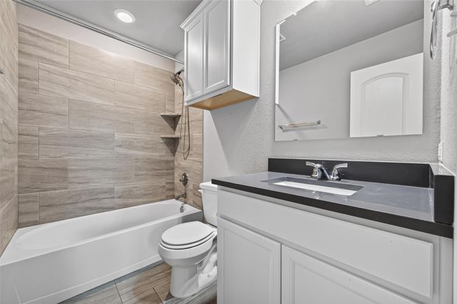 305 Brocks Court, Montgomery, TX 77356