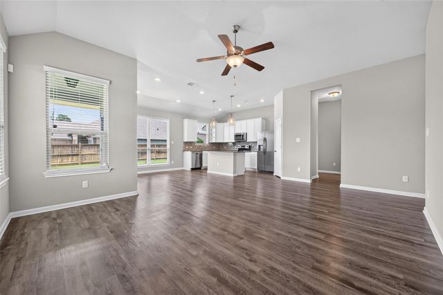 305 Brocks Court, Montgomery, TX 77356