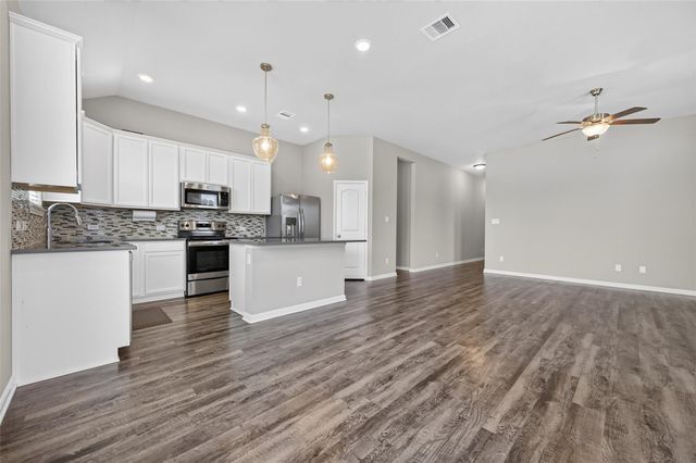 305 Brocks Court, Montgomery, TX 77356