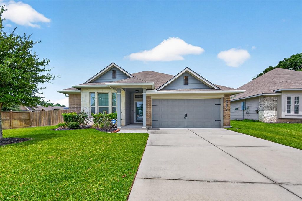 305 Brocks Court, Montgomery, TX 77356