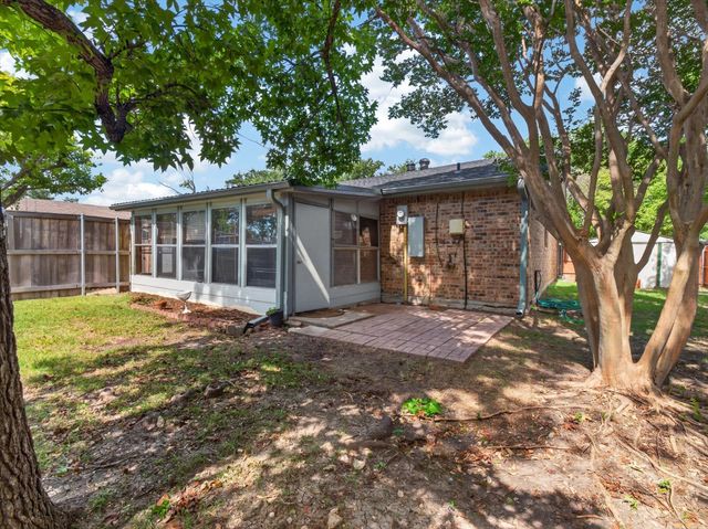 2935 Rolling Hills Drive, Carrollton, TX 75007