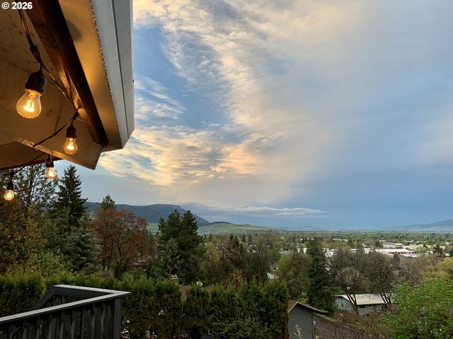 403 ALLIUM St, La Grande, OR 97850