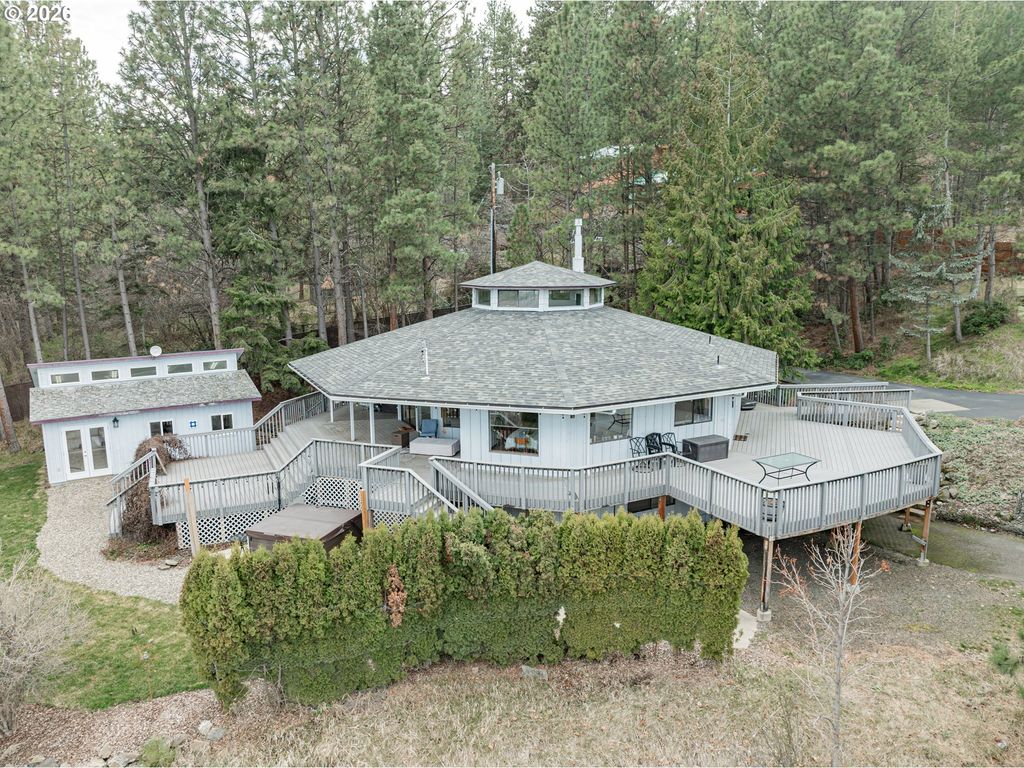 403 ALLIUM St, La Grande, OR 97850