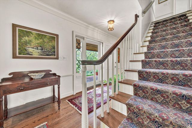 2438 Robin Hood RD, Roanoke, VA 24014