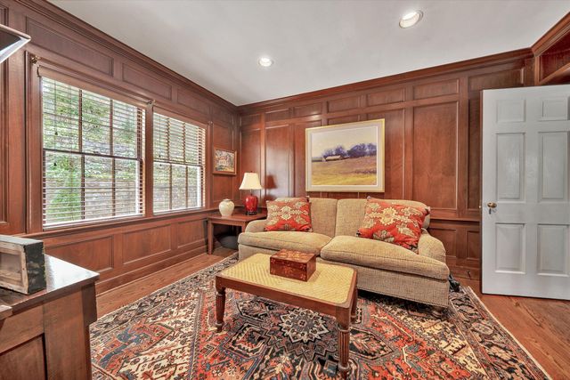 2438 Robin Hood RD, Roanoke, VA 24014