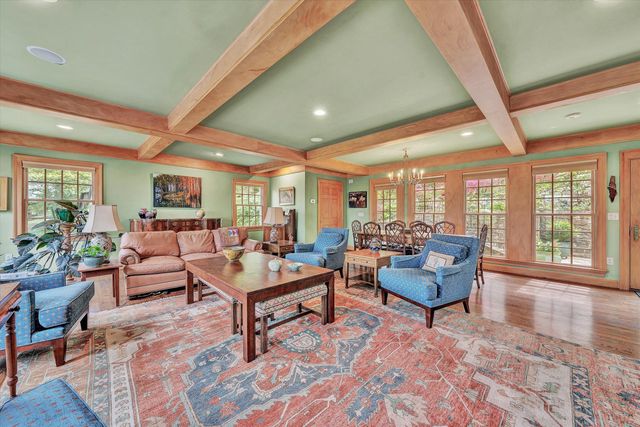 2438 Robin Hood RD, Roanoke, VA 24014