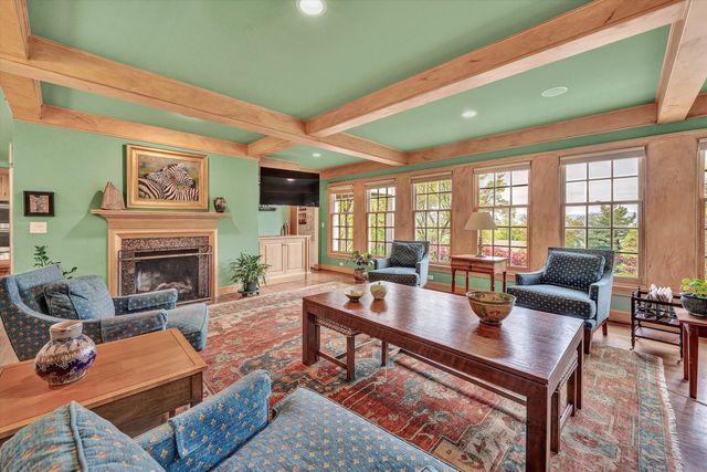 2438 Robin Hood RD, Roanoke, VA 24014