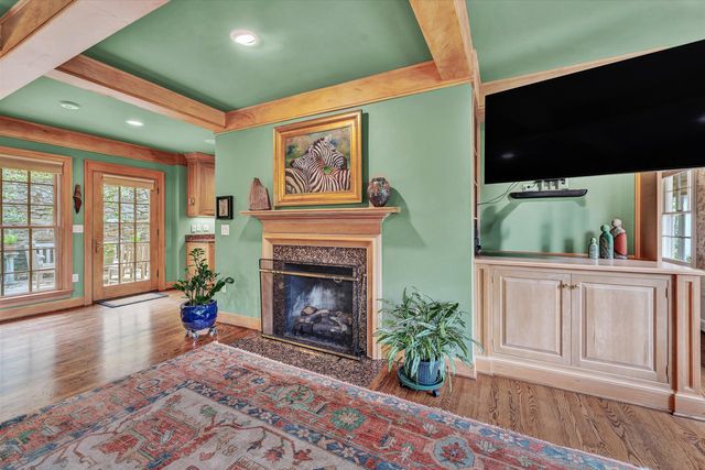 2438 Robin Hood RD, Roanoke, VA 24014