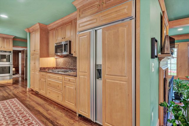 2438 Robin Hood RD, Roanoke, VA 24014