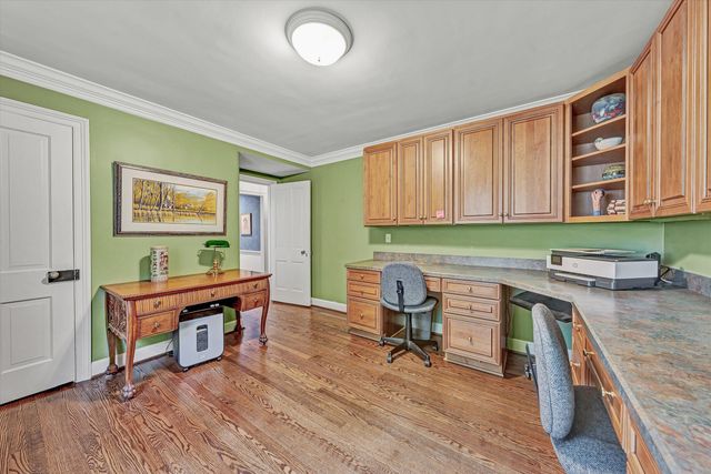 2438 Robin Hood RD, Roanoke, VA 24014