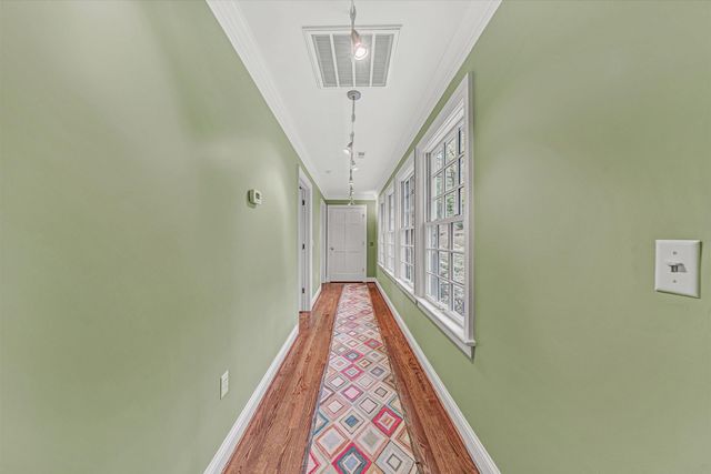 2438 Robin Hood RD, Roanoke, VA 24014