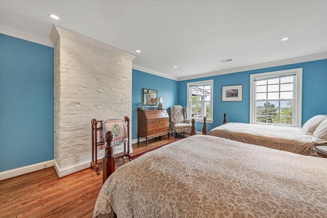 2438 Robin Hood RD, Roanoke, VA 24014