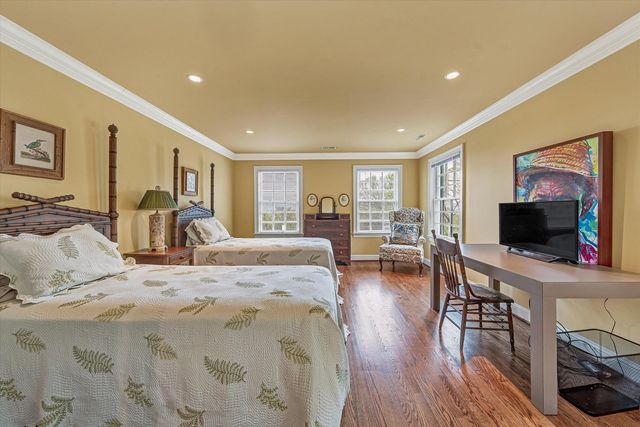 2438 Robin Hood RD, Roanoke, VA 24014