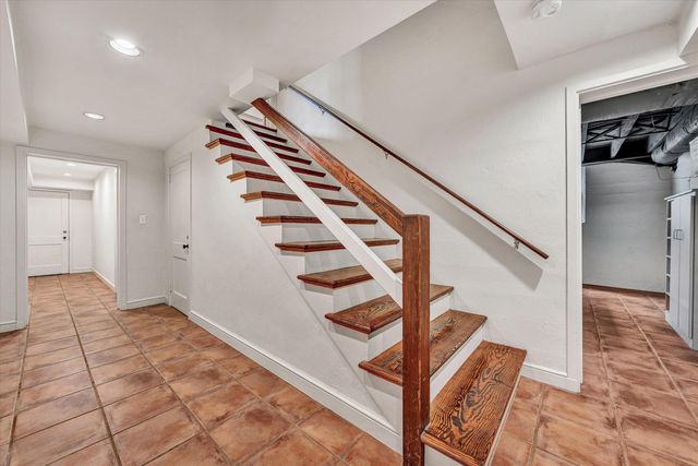 2438 Robin Hood RD, Roanoke, VA 24014